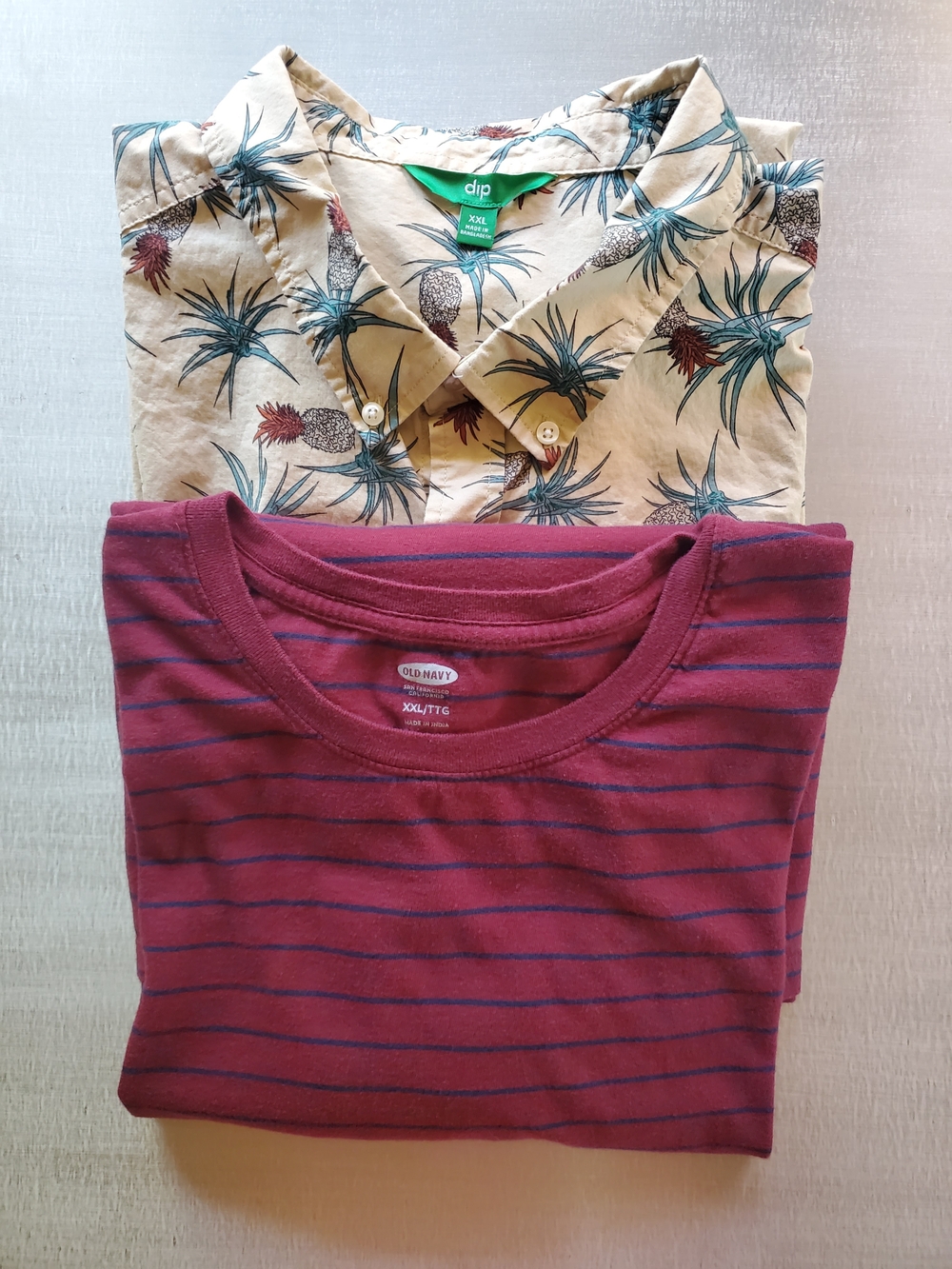 Men's Lot of (2) Shirts. Old Navy Long Sleeve and dip Short Sleeve (XXL)